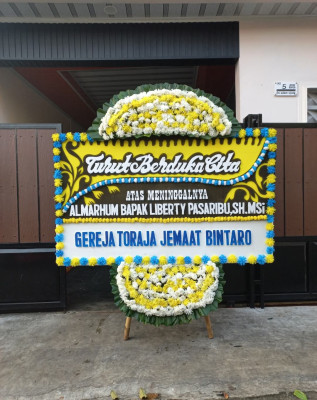 Papan Bunga Duka di Girian Weru Dua