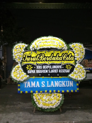 Papan Bunga Duka di Girian Weru Dua