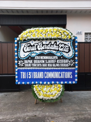 Papan Bunga Duka di Girian Weru Dua